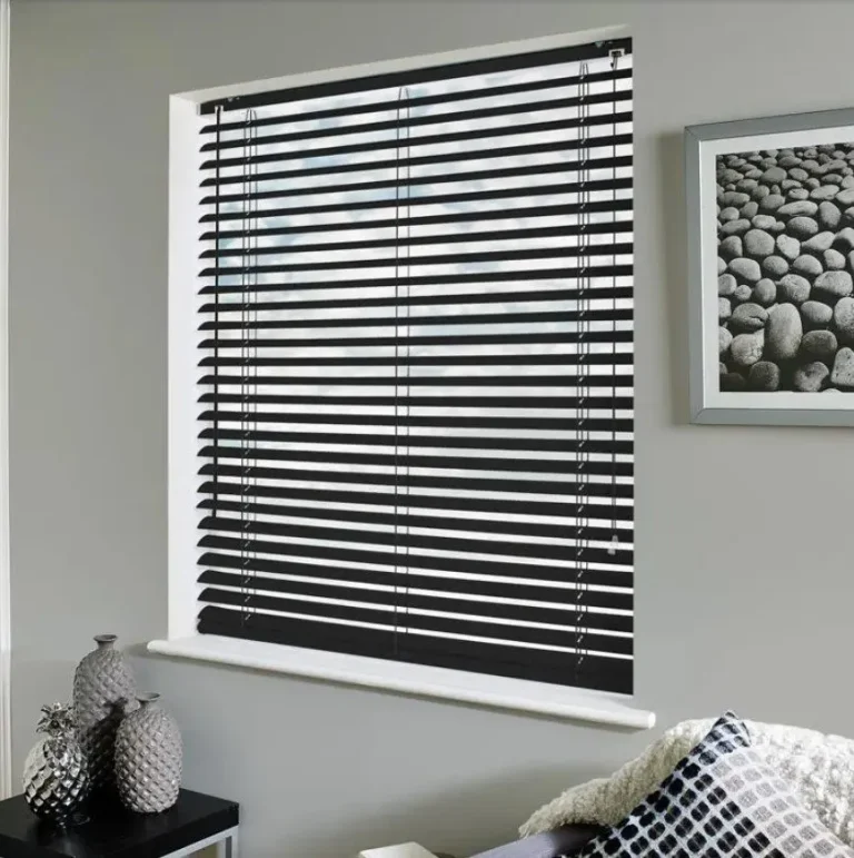 Black venetian blinds in a modern living room